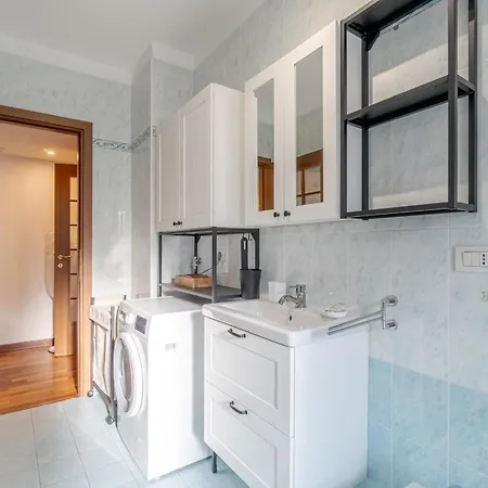 Guesthost - Crocetta Residence! Modern & Roomy Flat Turyn