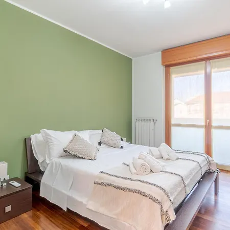 Apartmán Guesthost - Crocetta Residence! Modern & Roomy Flat *