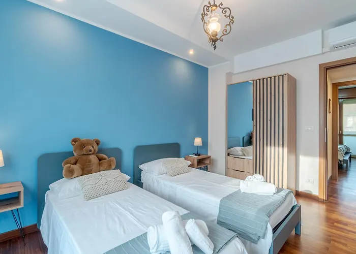 Guesthost - Crocetta Residence! Modern & Roomy Flat Apartment