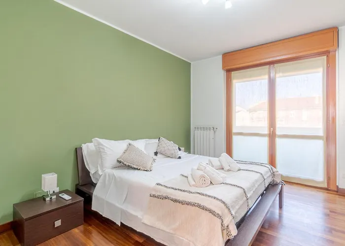 Apartmán Guesthost - Crocetta Residence! Modern & Roomy Flat *