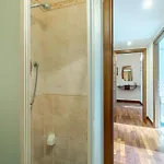 Guesthost - Crocetta Residence! Modern & Roomy Flat