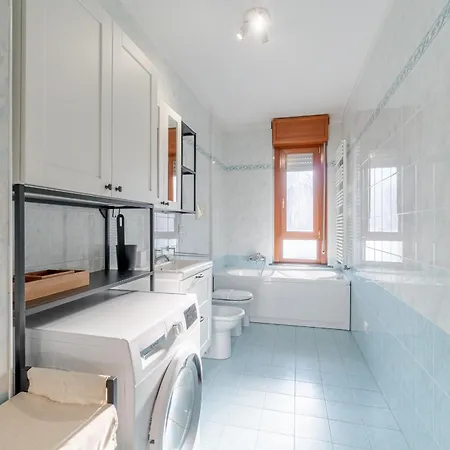 Daire Guesthost - Crocetta Residence! Modern & Roomy Flat