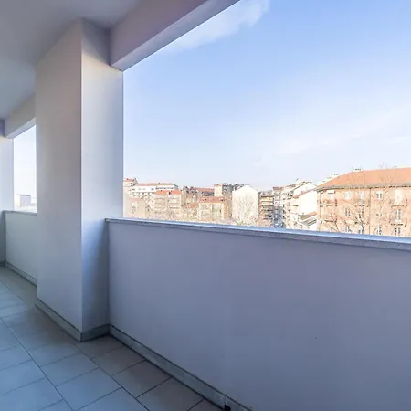 Daire Guesthost - Crocetta Residence! Modern & Roomy Flat *