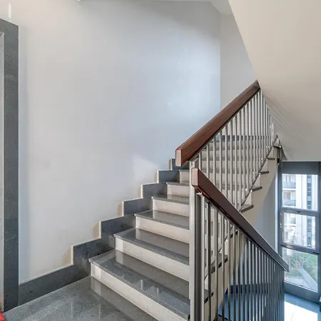 Guesthost - Crocetta Residence! Modern & Roomy Flat アパート *