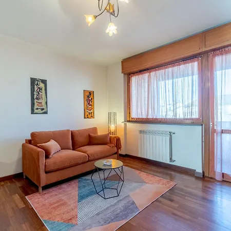 アパート Guesthost - Crocetta Residence! Modern & Roomy Flat