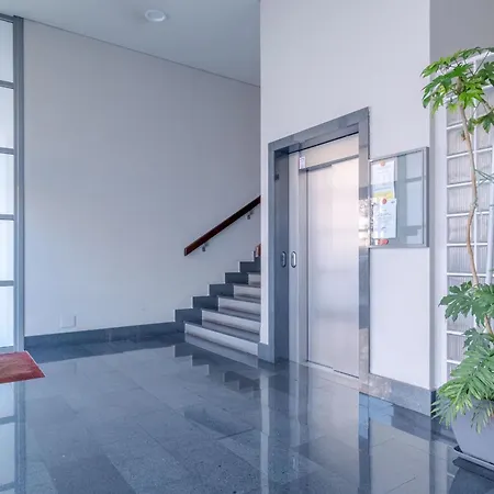 Guesthost - Crocetta Residence! Modern & Roomy Flat アパート *