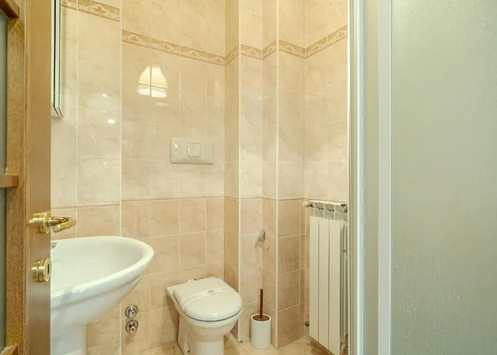 Guesthost - Crocetta Residence! Modern & Roomy Flat * Turyn