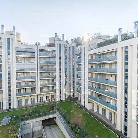 Апартаменты Guesthost - Crocetta Residence! Modern & Roomy Flat *